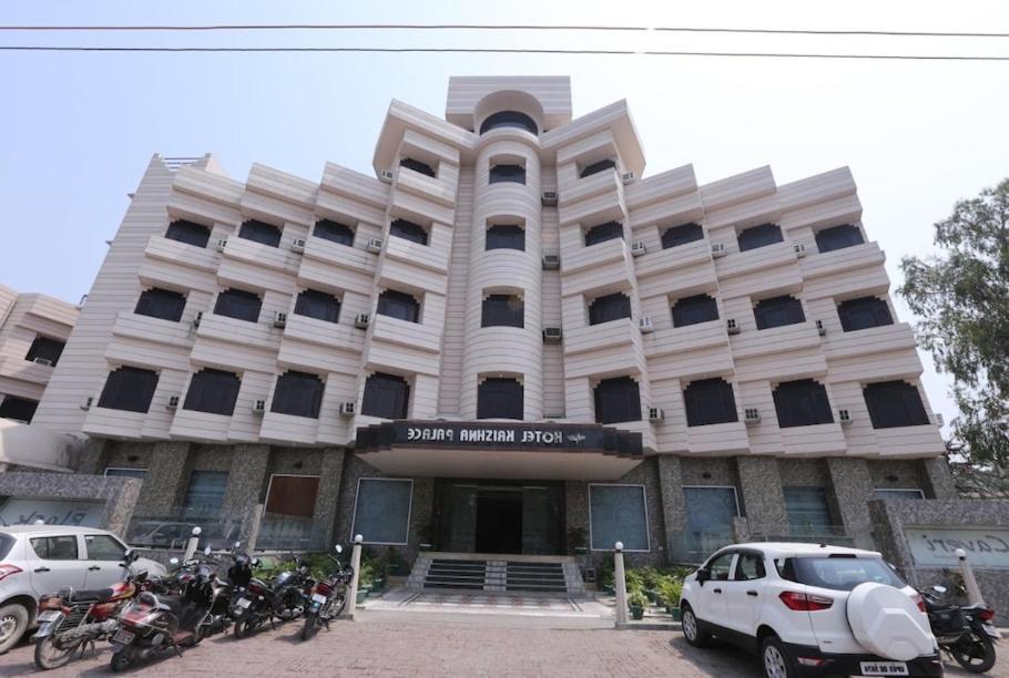 Hotel Krishna Palace Ayodhya Exteriér fotografie