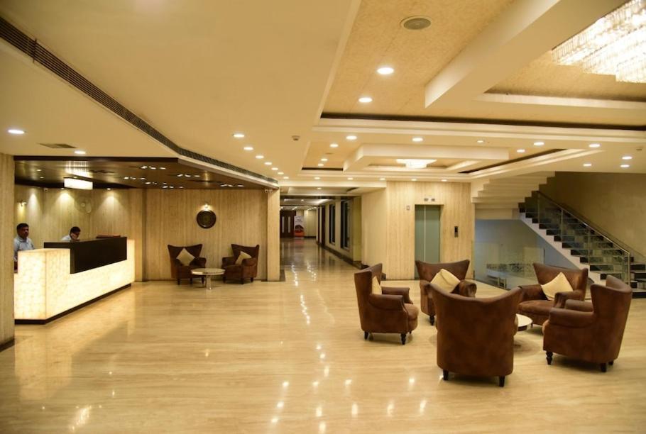 Hotel Krishna Palace Ayodhya Exteriér fotografie
