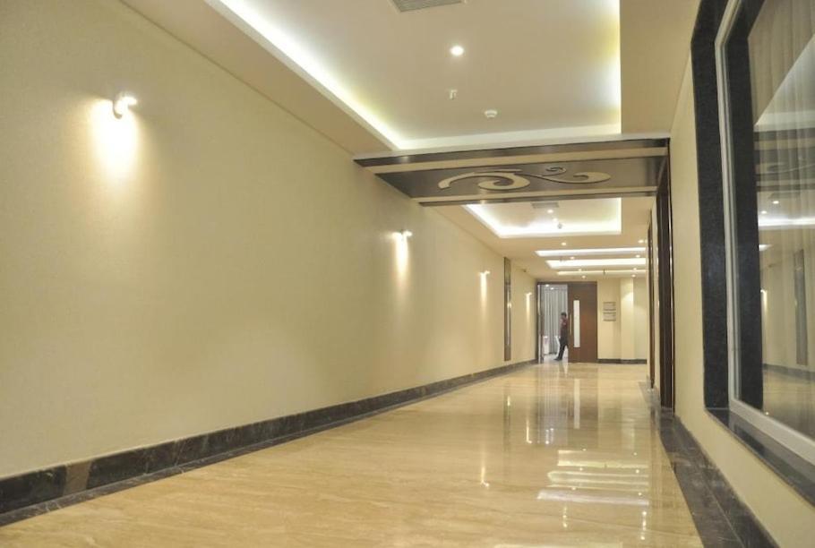 Hotel Krishna Palace Ayodhya Exteriér fotografie