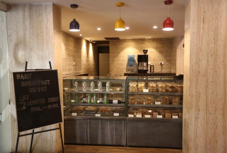 Hotel Krishna Palace Ayodhya Exteriér fotografie