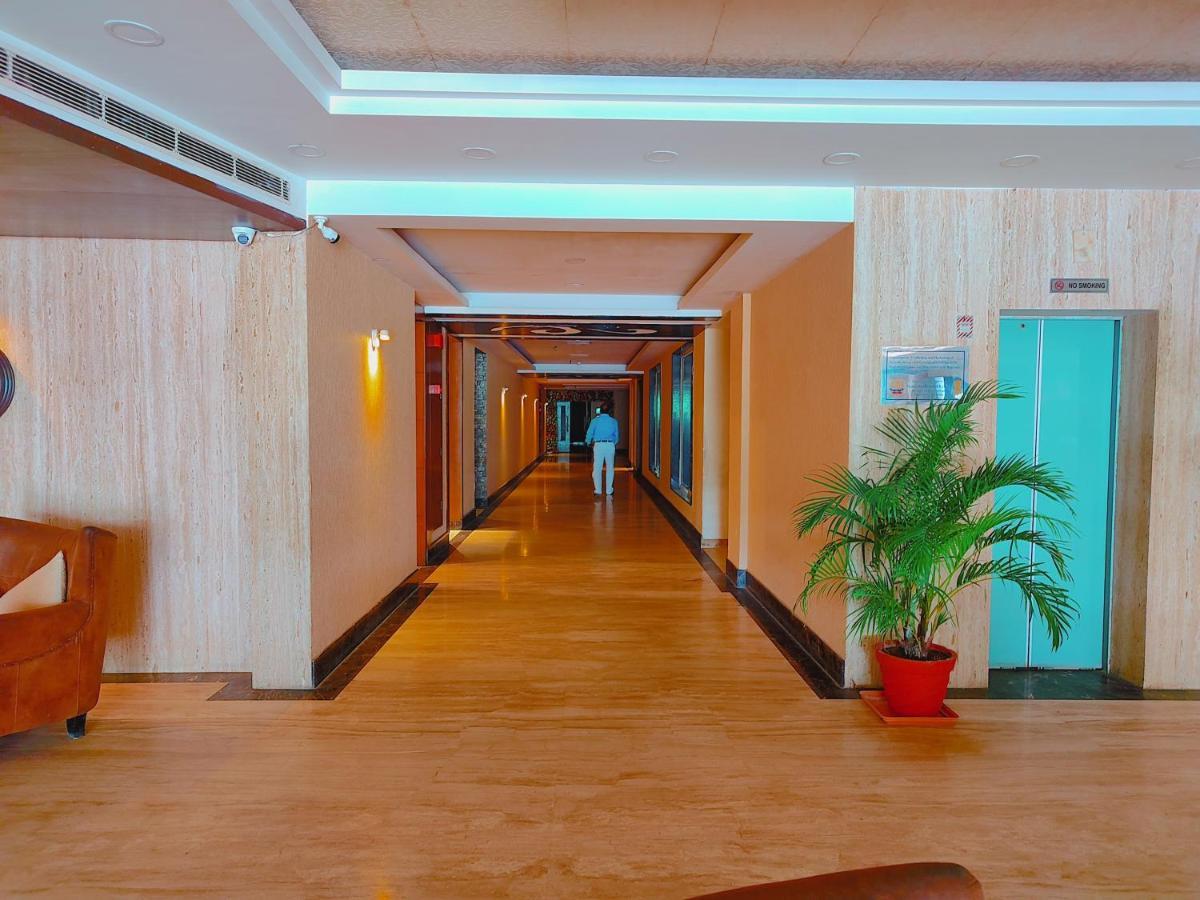 Hotel Krishna Palace Ayodhya Exteriér fotografie